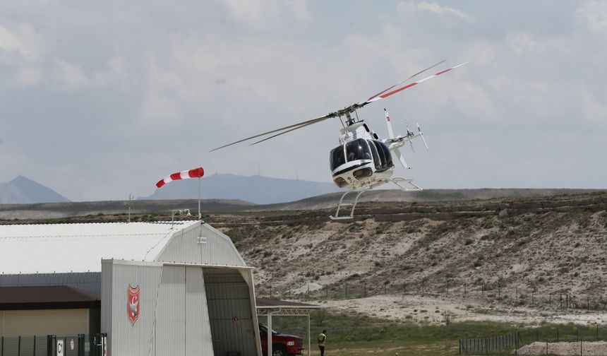 Eskişehir'de "Uçan Gençlik Etkinliği" ile öğrenciler helikopter deneyimi yaşadı