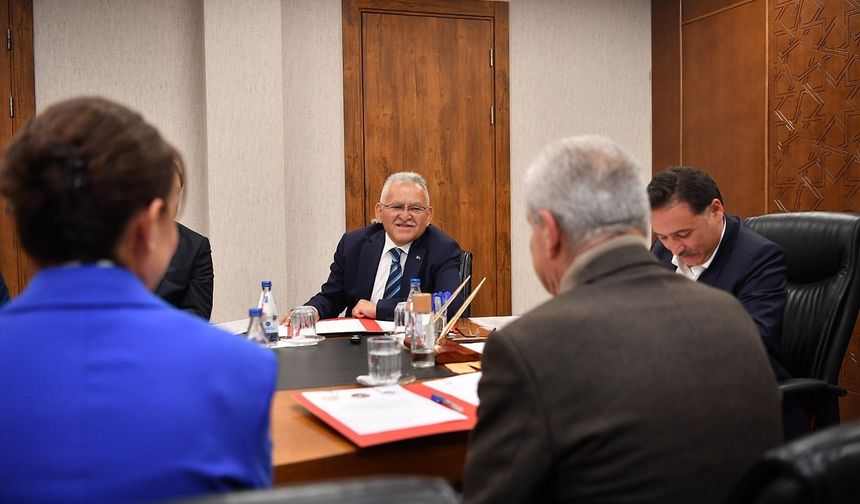 Kayseri'de yapılacak huzurevi ve yaşlı bakım rehabilitasyon merkezi için protokol imzalandı