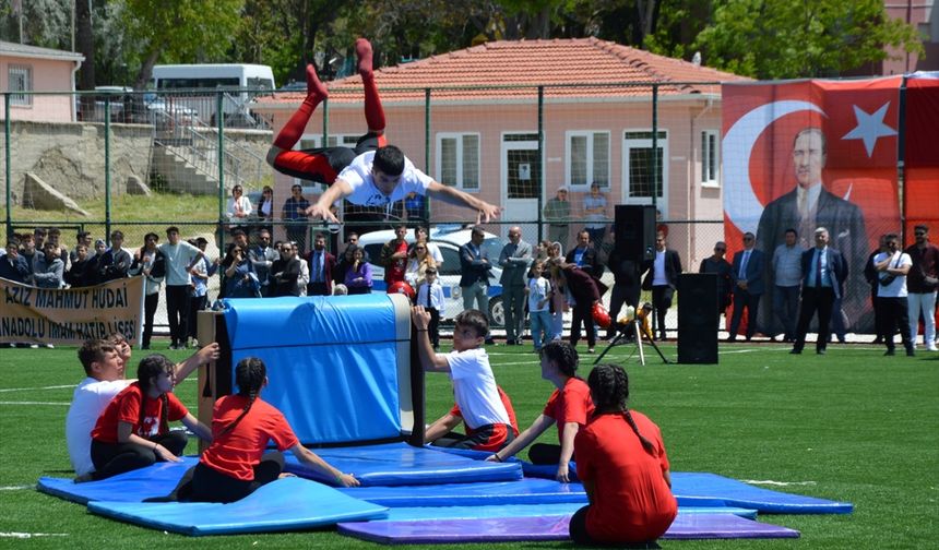 Sivrihisar'da 19 Mayıs Atatürk'ü Anma Gençlik ve Spor Bayramı kutlandı