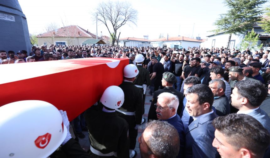 Van'da askeri aracın devrilmesiyle vefat eden asker, Aksaray'da son yolculuğuna uğurlandı
