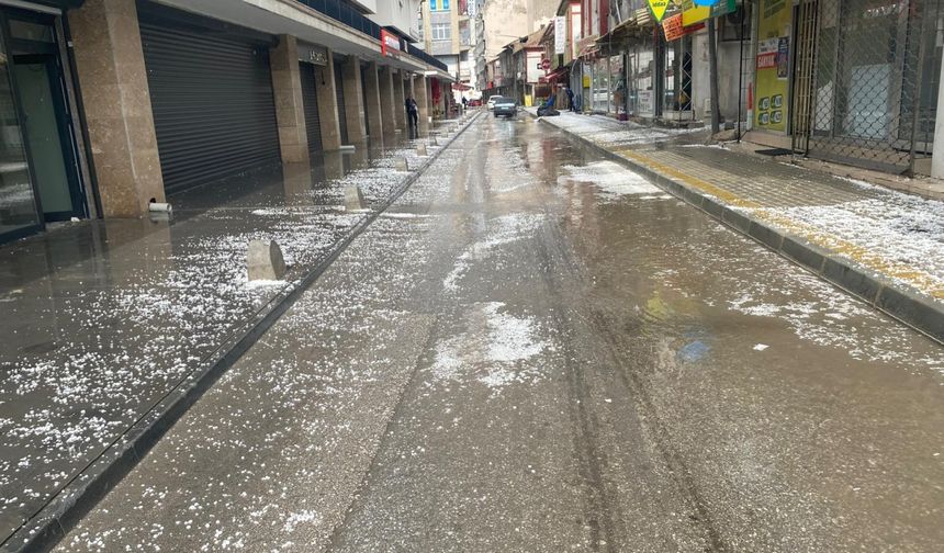 Yozgat'ta dolu ve sağanak etkili oldu
