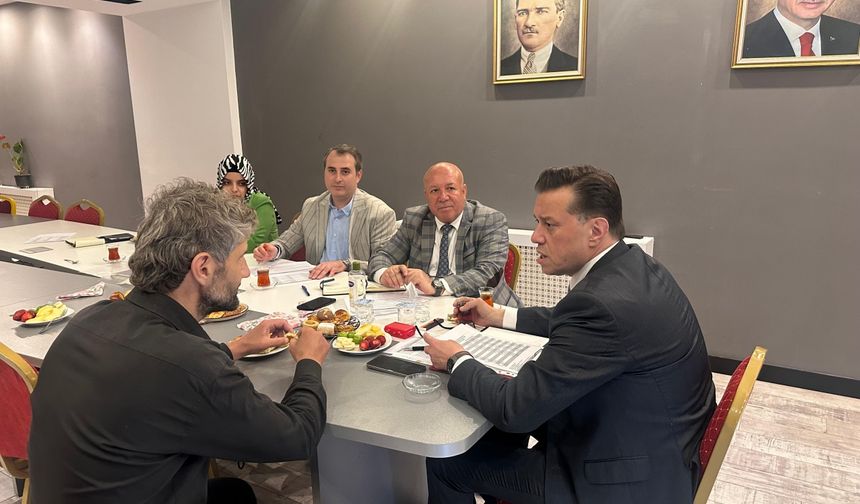 AK Parti Eskişehir Milletvekili Hatipoğlu, Halk Günü'nde vatandaşlarla buluştu