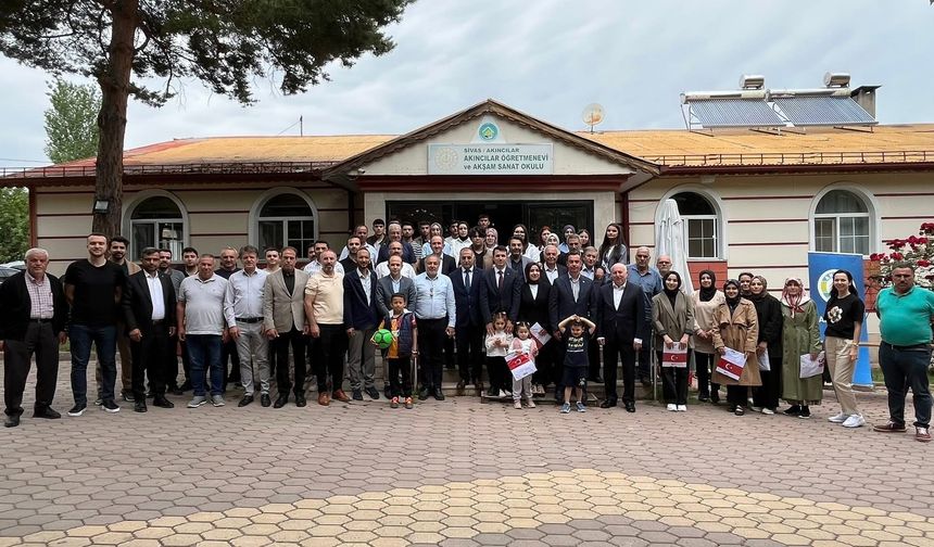 Akıncılar'da YKS'ye girecek öğrenciler kahvaltıda buluştu