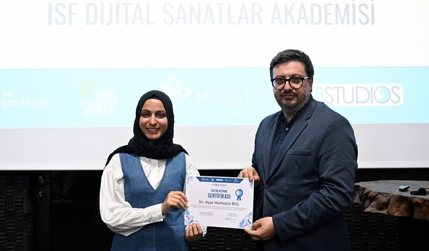 'Dijital Sanat Akademisi'ni başarıyla tamamlayan 49 kursiyer sertifika aldı