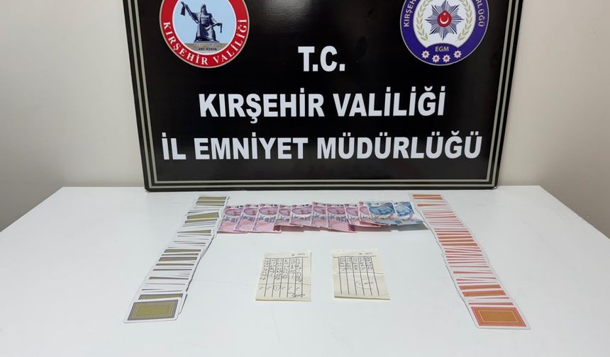 Kırşehir'de kumar oynayan 4 kişiye 36 bin 988 lira ceza kesildi