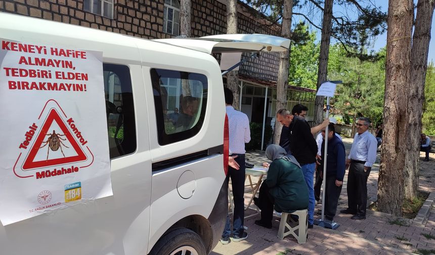Sarıoğlan'da sağlıklı yaşam için boy ve kilolar ölçülüyor