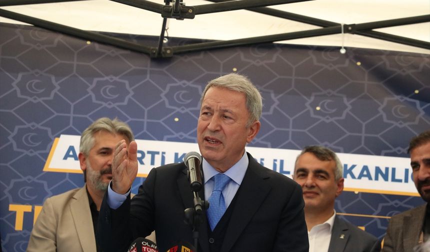 TBMM Milli Savunma Komisyonu Başkanı Akar, Kayseri'de bayramlaşma programına katıldı: