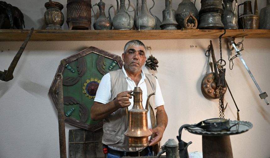 Enkazdan çıkan eşyalar gelir kapısı oldu