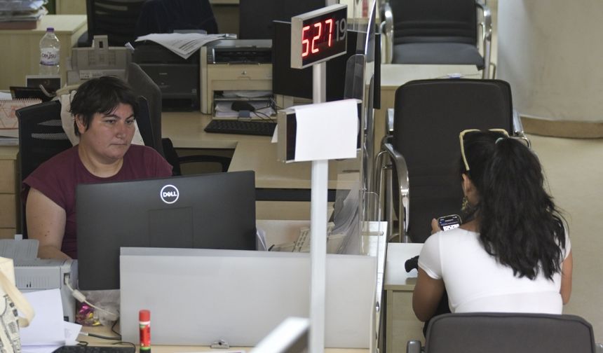 Eski tip sürücü belgelerinin yenilenmesi için verilen süre yarın sona eriyor