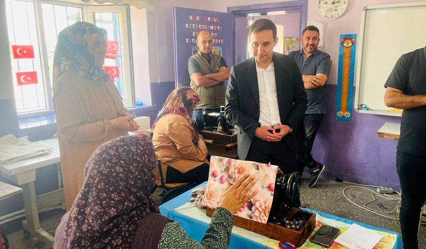 Eskil Kaymakamı Yurddaş, dikiş nakış kursunu ziyaret etti