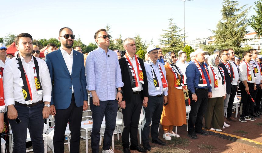 AK Parti Genel Başkan Yardımcısı Yalçın, Eskişehir'de konuştu