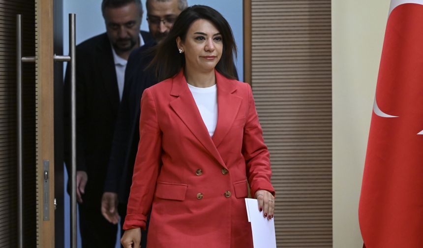 CHP Genel Başkan Yardımcısı Taşcıer, turizm çalışanlarıyla basın toplantısı düzenledi: