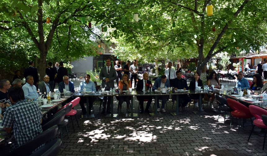 CHP heyeti, saha çalışmaları kapsamında Kırıkkale'de gazetecilerle buluştu