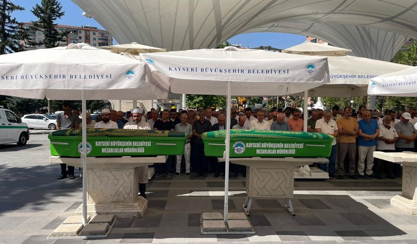 GÜNCELLEME - Kayseri'de kaldıkları çadırda karbonmonoksit gazından zehirlenerek ölen çift için tören düzenlendi