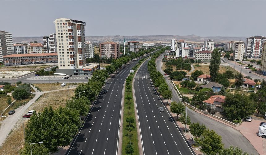 Kayseri Büyükşehir Belediyesi, Mustafa Kemal Paşa Bulvarı'ndaki asfalt çalışmasını tamamladı