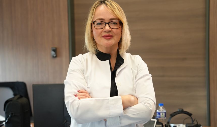 'Kırmızı göz' riskine karşı deniz ve havuzda UV korumalı gözlük önerisi