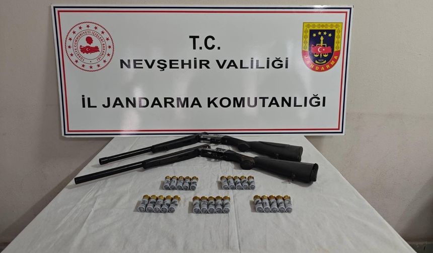 Nevşehir'de durdurulan araçta ruhsatsız 2 av tüfeği ele geçirildi