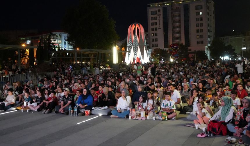 Niğde'de 'Minderli Sinema Günleri' tamamlandı