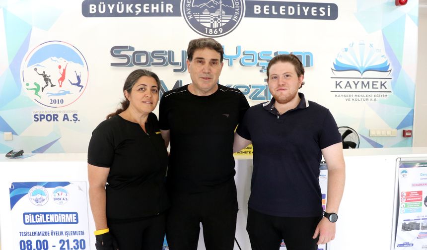 Sağlıklı yaşam için spora başlayan aile bireyleri fazla kilolarından kurtuldu