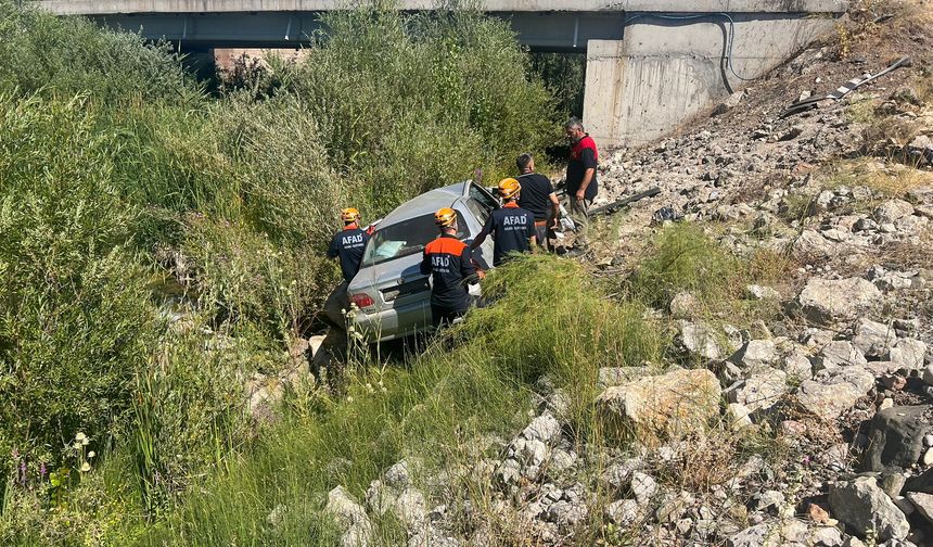 Sivas'ta köprüden düşen otomobildeki çift öldü