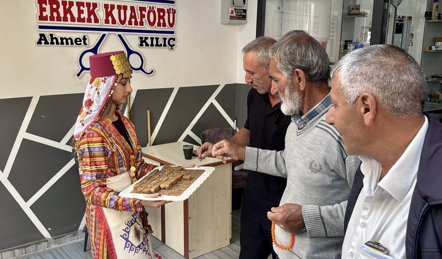 Kırşehir'de esnaf davul zurnayla Ahilik Haftası etkinliklerine davet edildi