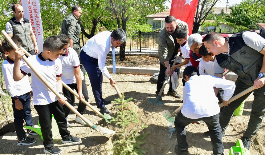 Kırşehir'de İlköğretim Haftası kutlandı