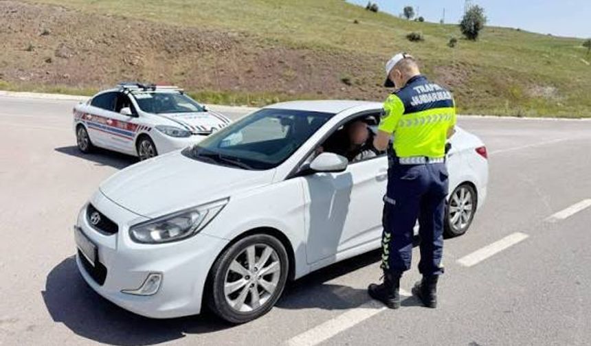 Yozgat'ta uyuşturucu madde etkisinde araç kullandığı belirlenen sürücünün ehliyetine el konuldu