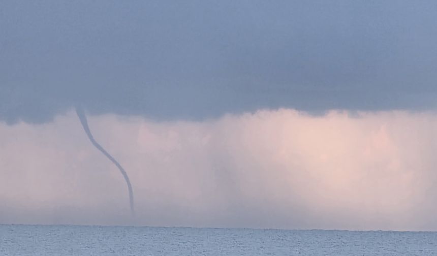 Alanya'da denizde hortum oluştu
