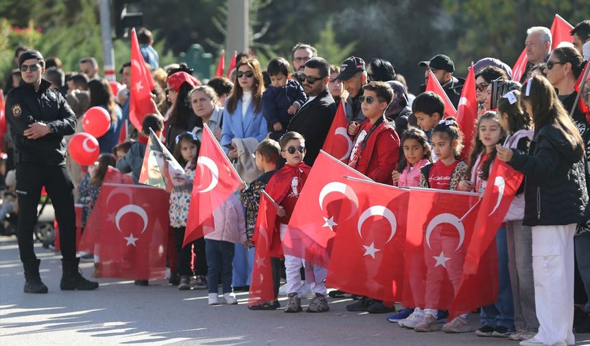 Bursa ve çevre illerde Cumhuriyet'in 102. yıl dönümü kutlandı