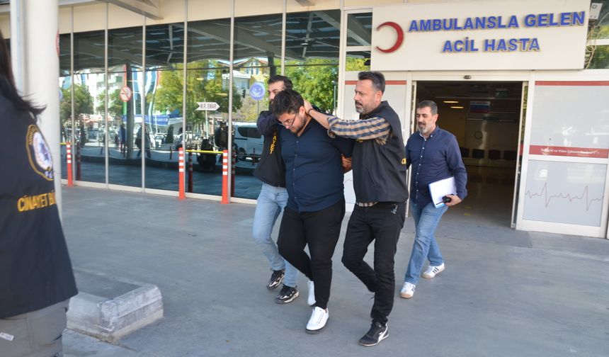 GÜNCELLEME - Konya'da galericiyi bıçaklayarak öldürdüğü iddia edilen 2 kişi tutuklandı