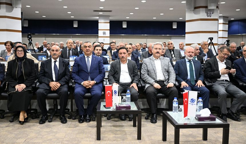 Kayseri'de 'Yılın Ahisi' seçilen iş insanı Ali Rıza Güldüoğlu'na şed kuşatıldı