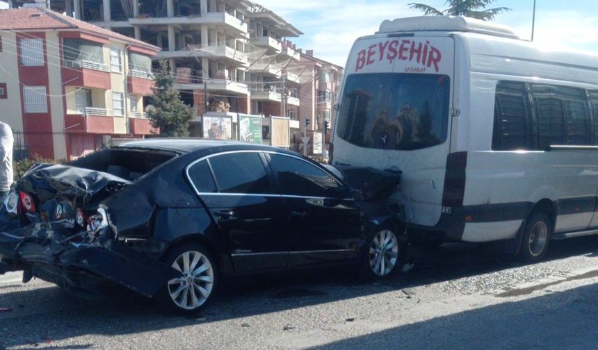 Konya'da zincirleme trafik kazasında 2 kişi yaralandı