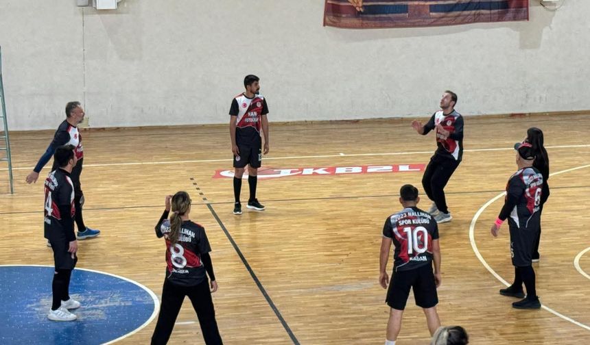 Nallıhan'da kurumlar arası voleybol turnuvası başladı