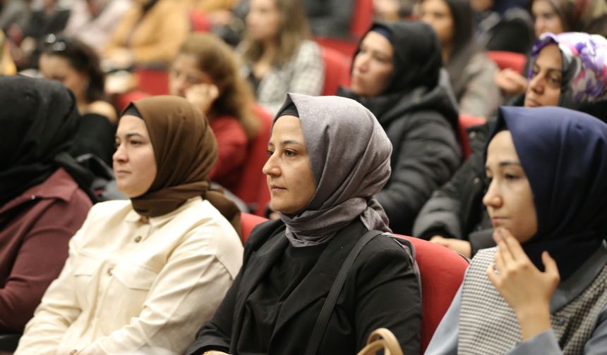 Niğde'de 'Gönül Elçileri ile Koruyucu Aile Programı' düzenlendi