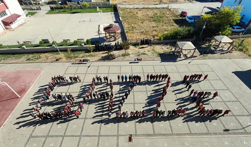 Sivas'ta öğrencilerden Gazze'ye koreografili destek