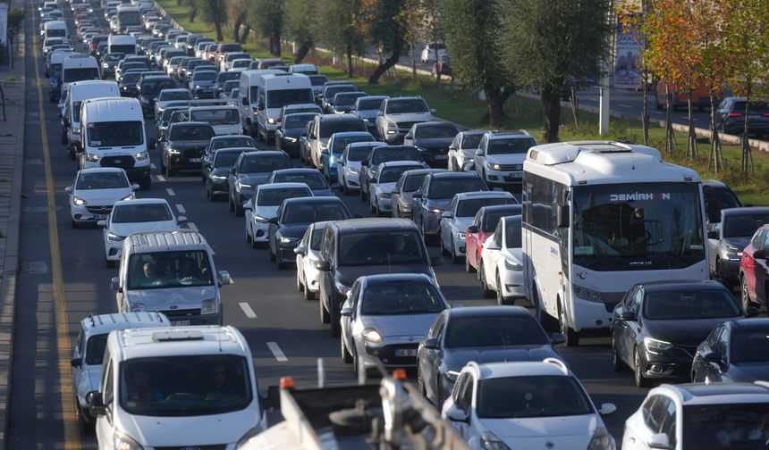 Ankara'da artan trafik sorununa araç sürücüleri tepkili