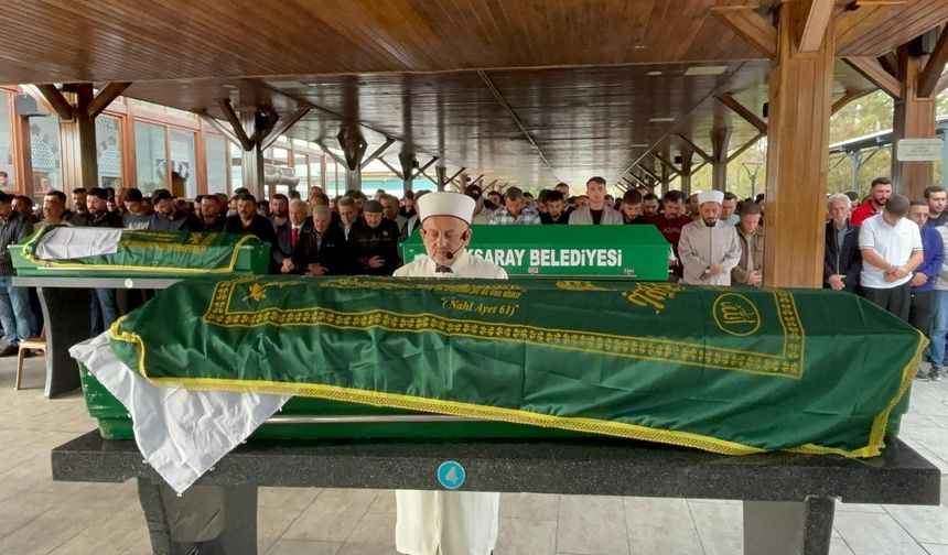 Ankara'da trafik kazasında hayatını kaybeden aynı aileden 3 kişi Aksaray'da defnedildi