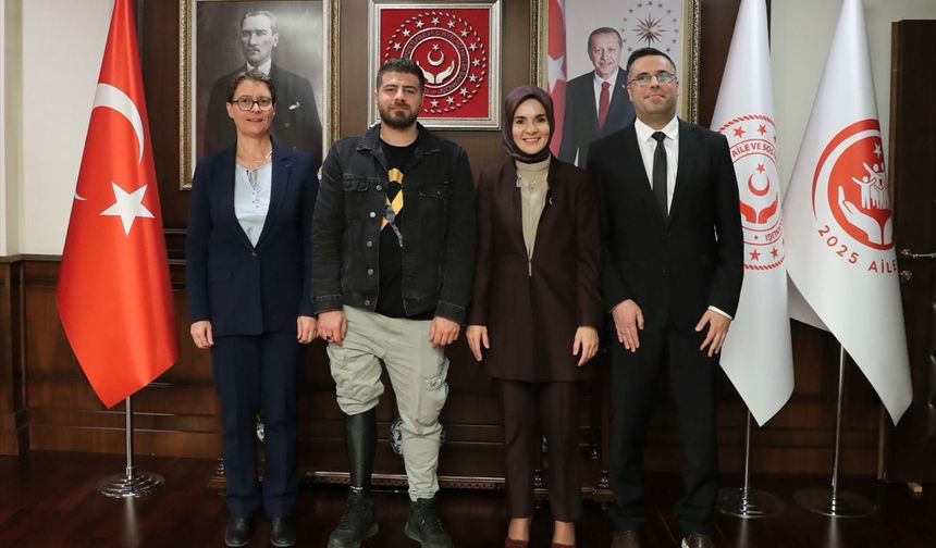 Bakan Göktaş, Fransa'nın Ankara Büyükelçisi Dumont ile görüştü