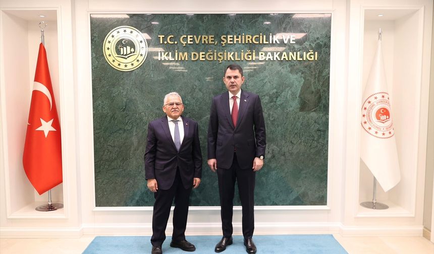 Başkan Büyükkılıç, Bakan Kurum'u ziyaret etti