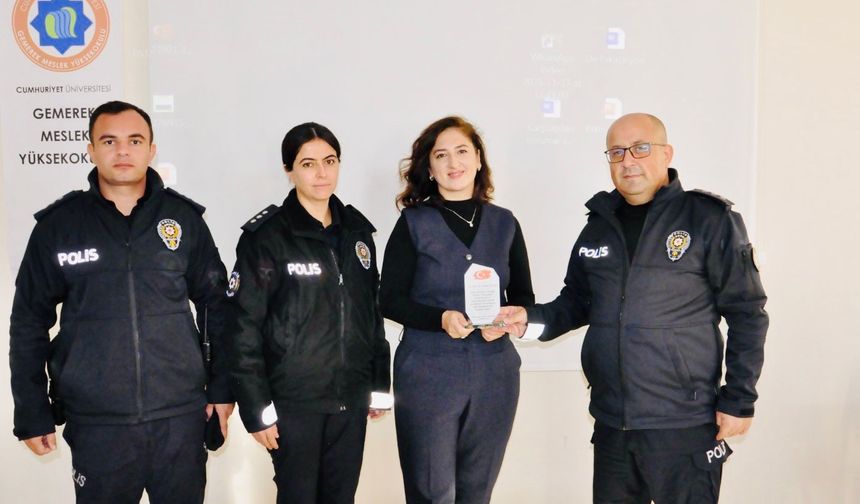 Gemerek'te emniyet personeline 'Halkla İlişkiler ve Etkili İletişim' konulu seminer verildi