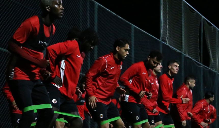 Gençlerbirliği, Antalya'da kampa girdi