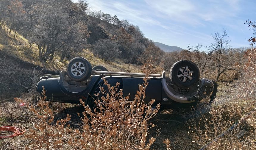 Sivas'ta devrilen pikaptaki öğretmen öldü