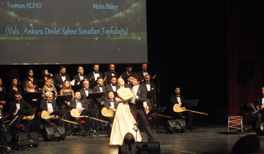 Sivas'ta THM korosu konser verdi