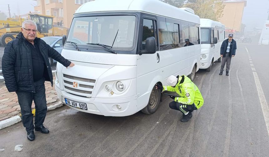 Ulaş'ta kış lastiği denetimi yapıldı