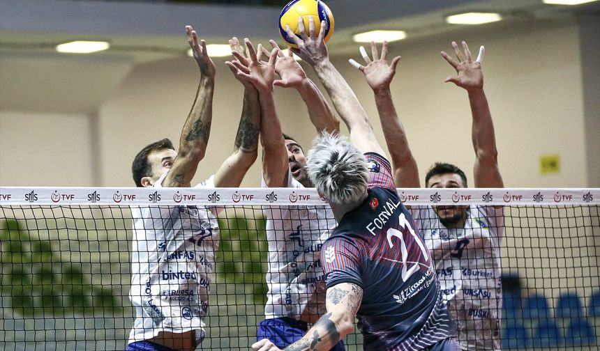 Voleybol: SMS Grup Efeler Ligi