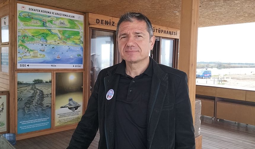 Yaralı Caretta caretta tedavisinin ardından Antalya'da denize bırakıldı