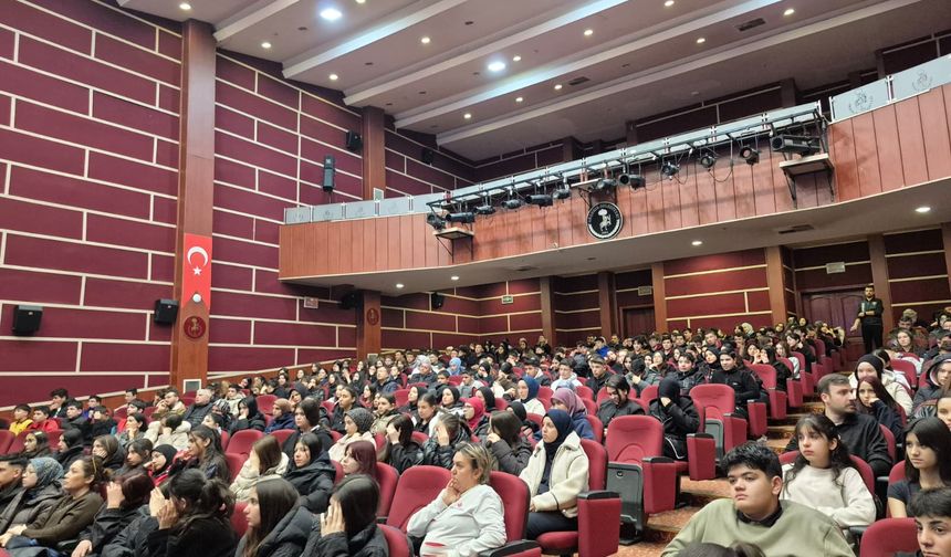 Akşehir'de Siber Farkındalık Seminerleri düzenlendi