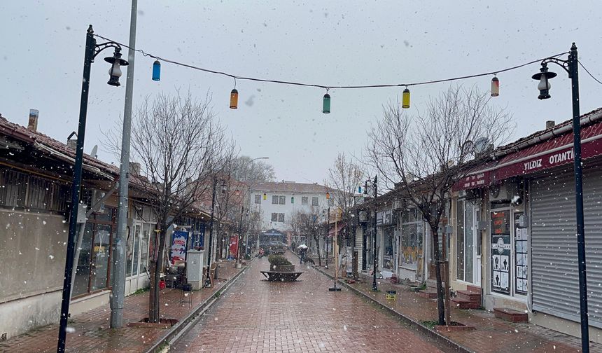 Çankırı'nın yüksek kesimlerinde kar yağışı etkili oldu