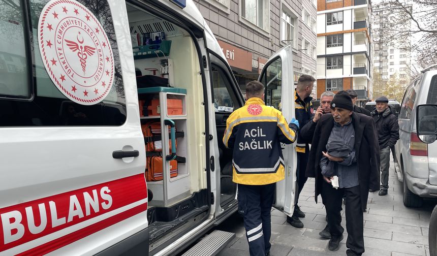 Kayseri'de sokakta 3 kişiyi bıçakla yaralayan zanlı yakalandı