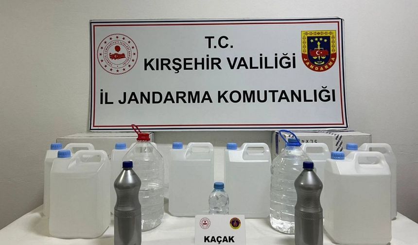 Kırşehir'de kaçak içki operasyonunda 2 zanlı yakalandı